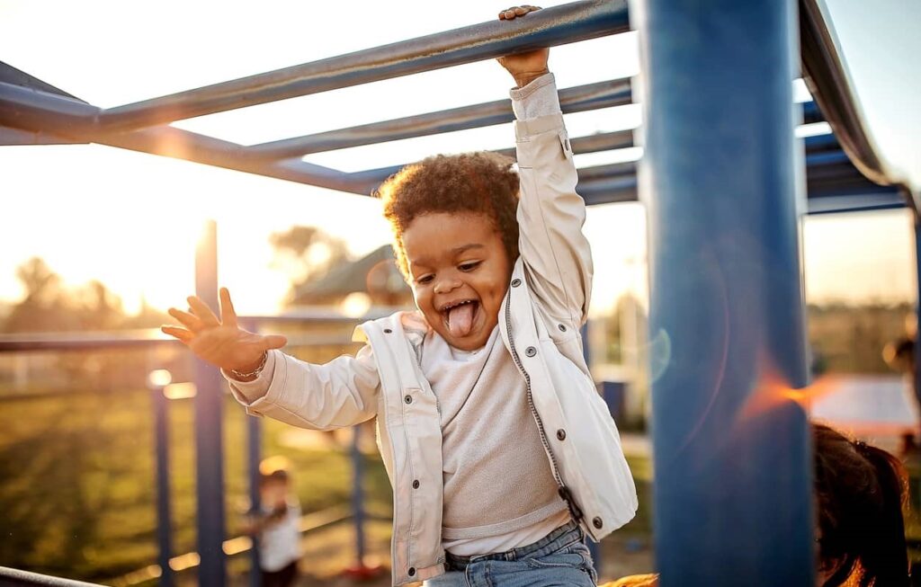 Imunidade Infantil, menino brinca